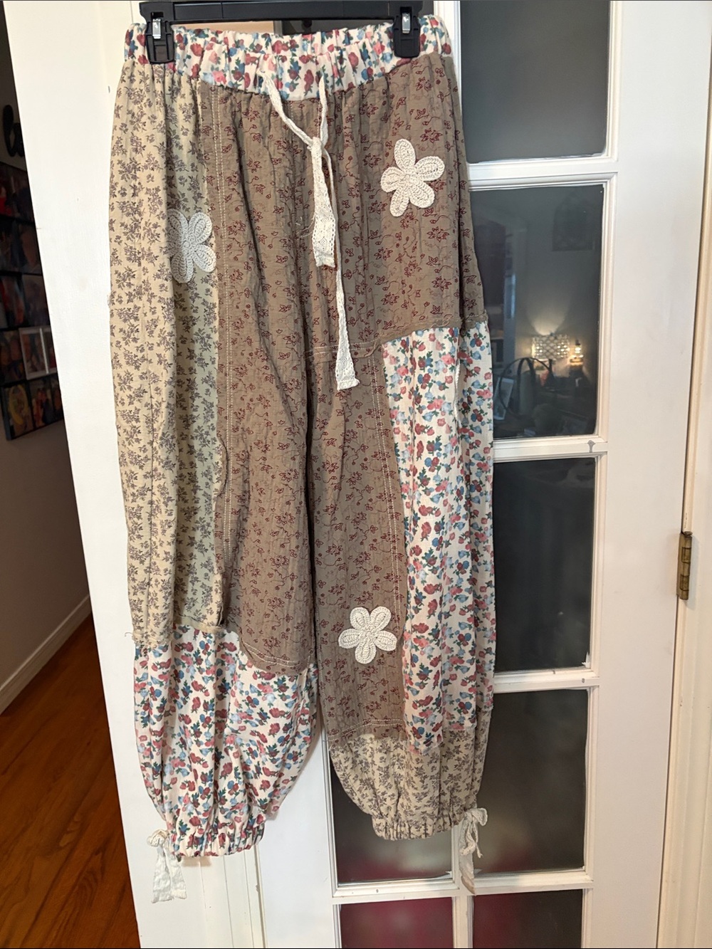 POL Patchwork Floral Drawstring women’s Joggers - Beige Mix - Picture 6 of 9